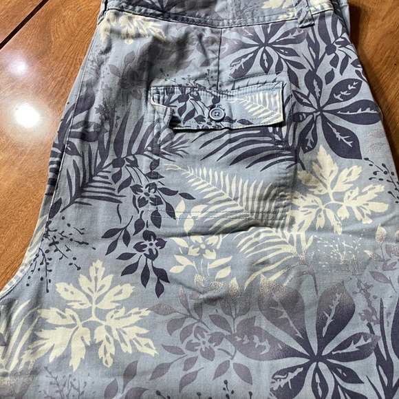 Basic Editions Blue Floral Pants - Picture 2 of 6